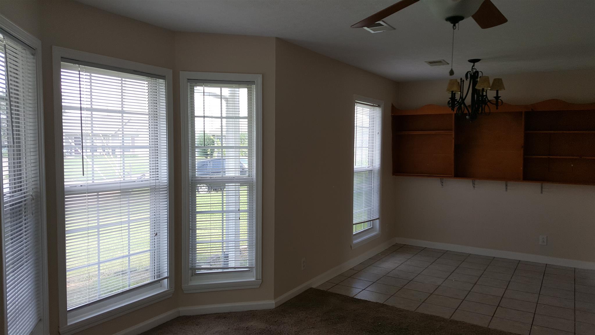 1067 Shadow Ridge Avenue Oak Grove, KY 42262 - Photo 5 of 20
