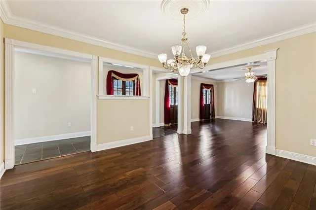 $735,000 | 5445 Bellaire Drive, New Orleans, LA 70124