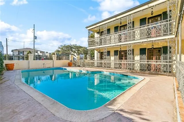 $735,000 | 5445 Bellaire Drive, New Orleans, LA 70124