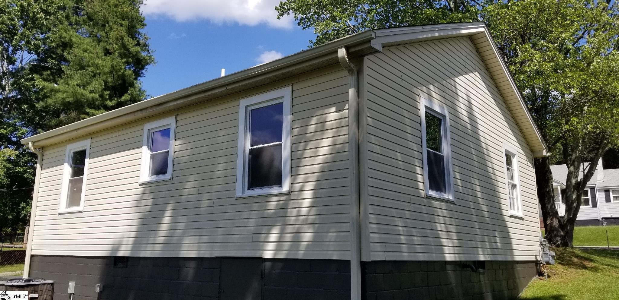 104 Roper Street Easley, SC 29640 - Photo 3 of 19