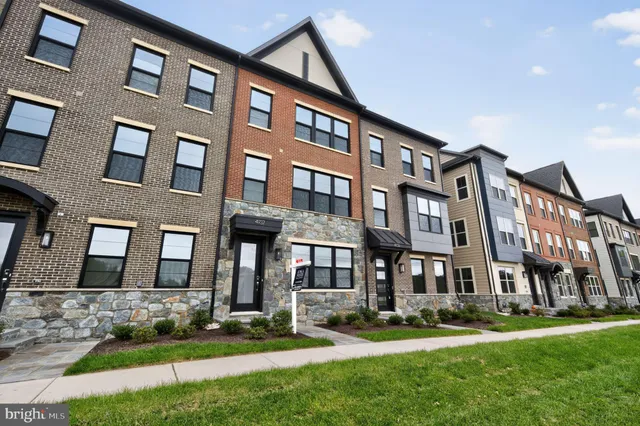 $4,200 | 4937 Purdy Alley, Rockville, MD 20850