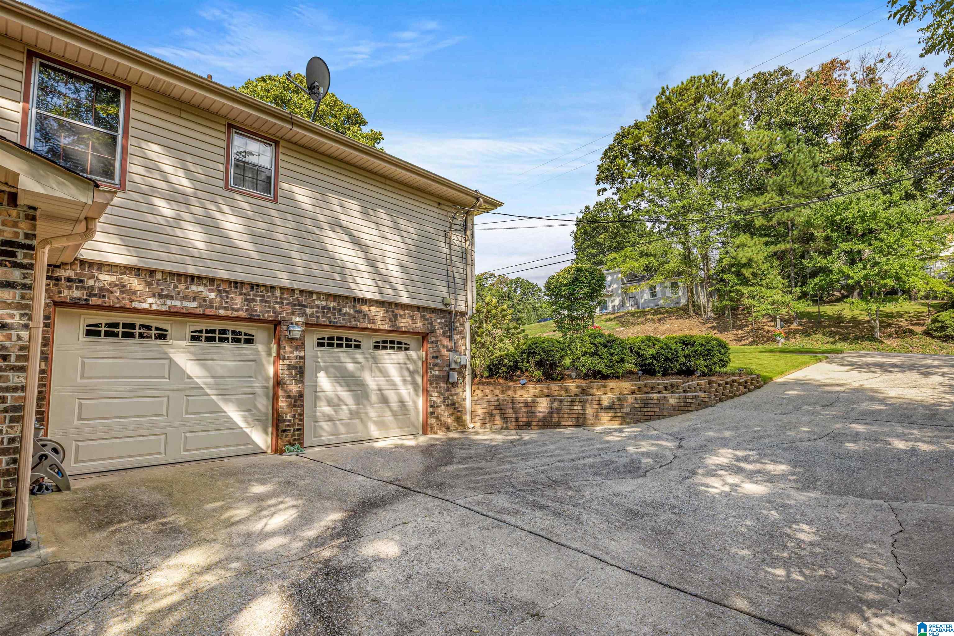4621 Burningtree Lane Pelham, AL 35124 - Photo 6 of 36
