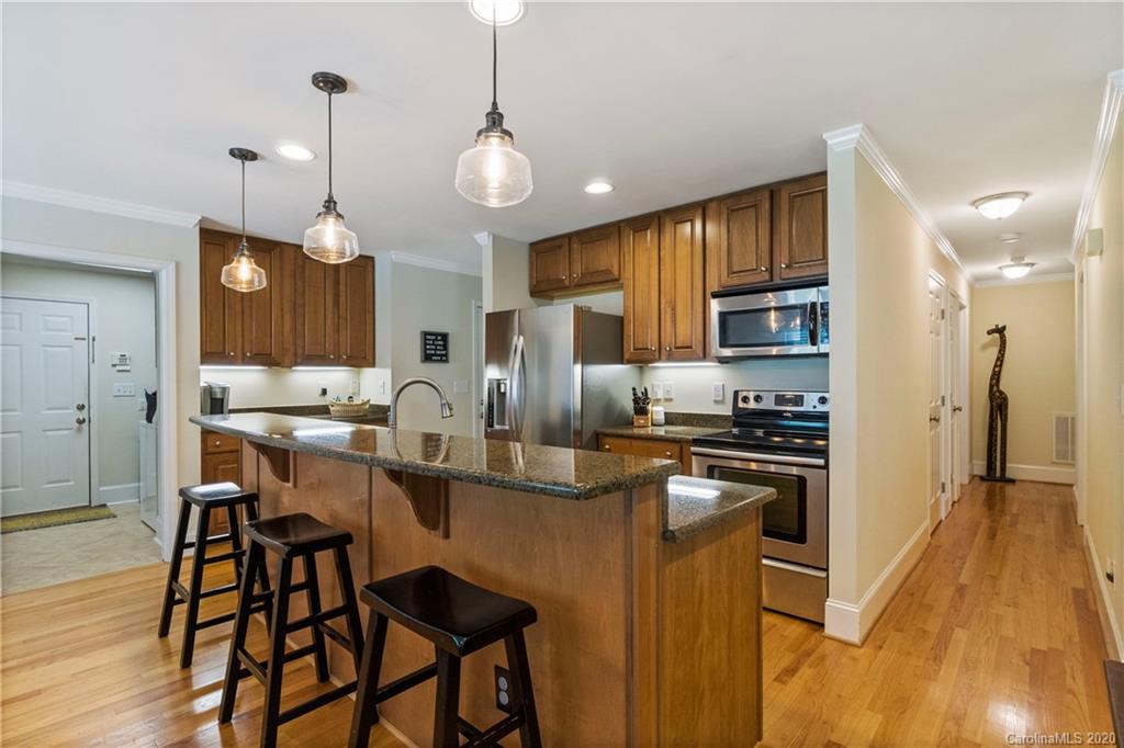 1038 Elliott Road Charlotte, NC 28216 - Photo 8 of 31 Gallery Image 8