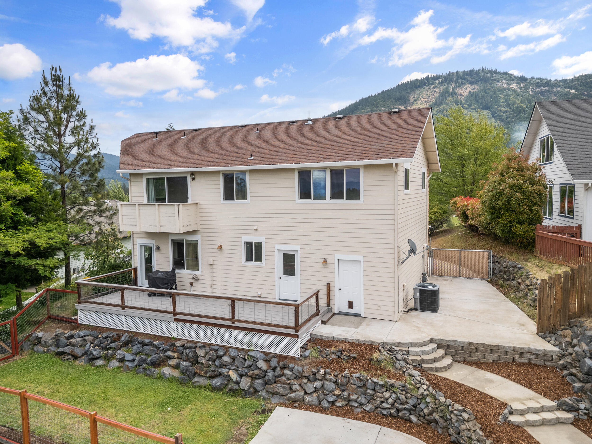 1553 Panoramic Loop Grants Pass, OR 97527 - Photo 43 of 51