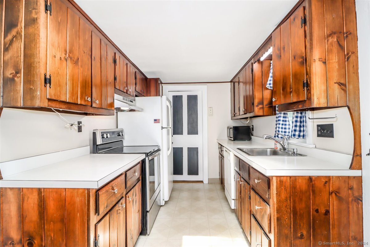 34 Old Park Lane Road New Milford, CT 06776 - Photo 12 of 18