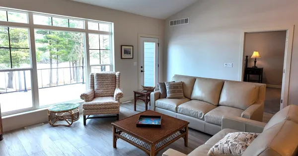 $775,000 | 1106 West River Road, Mosinee, WI 54455