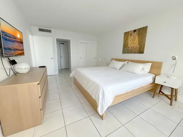 $630,000 | 5151 Collins Avenue, Unit 926, Miami Beach, FL 33140