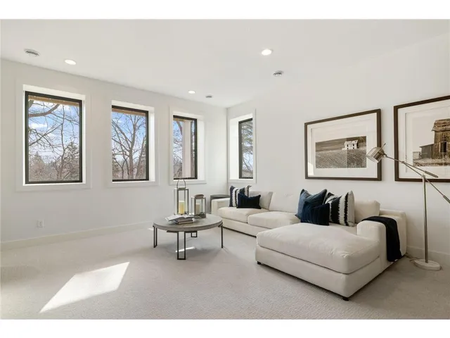 $1,544,468 | 13975 27th Street North, Stillwater, MN 55082