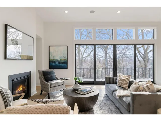 $1,544,468 | 13975 27th Street North, Stillwater, MN 55082