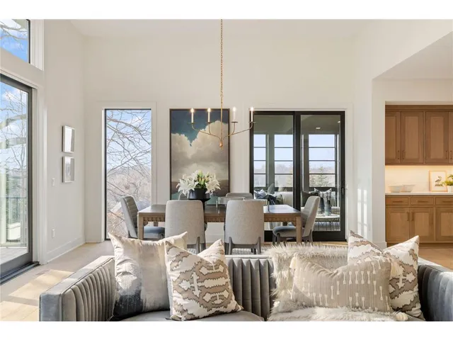 $1,544,468 | 13975 27th Street North, Stillwater, MN 55082