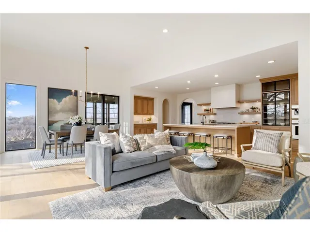 $1,544,468 | 13975 27th Street North, Stillwater, MN 55082