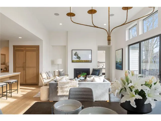 $1,544,468 | 13975 27th Street North, Stillwater, MN 55082