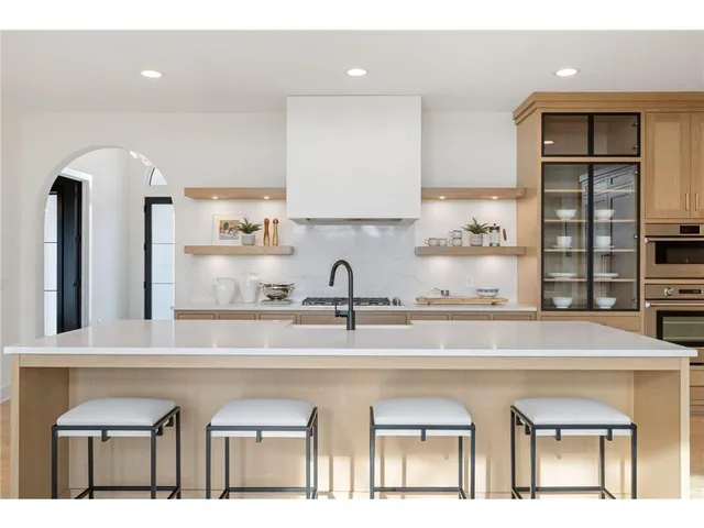 $1,544,468 | 13975 27th Street North, Stillwater, MN 55082