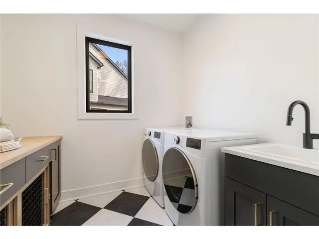 $1,544,468 | 13975 27th Street North, Stillwater, MN 55082