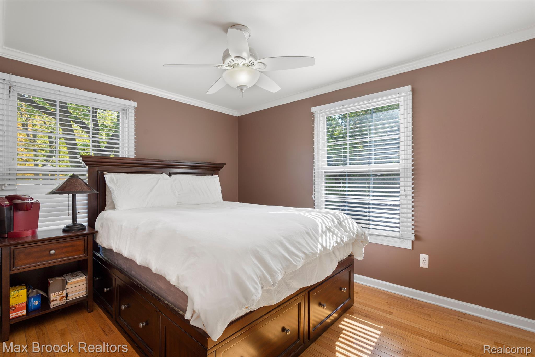 3696 Cumberland Road Berkley, MI 48072 - Photo 9 of 23 2nd bedroom with walk in closet