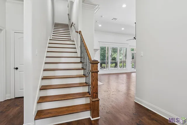 $584,900 | 36520 Lake Bend Avenue, Prairieville, LA 70769