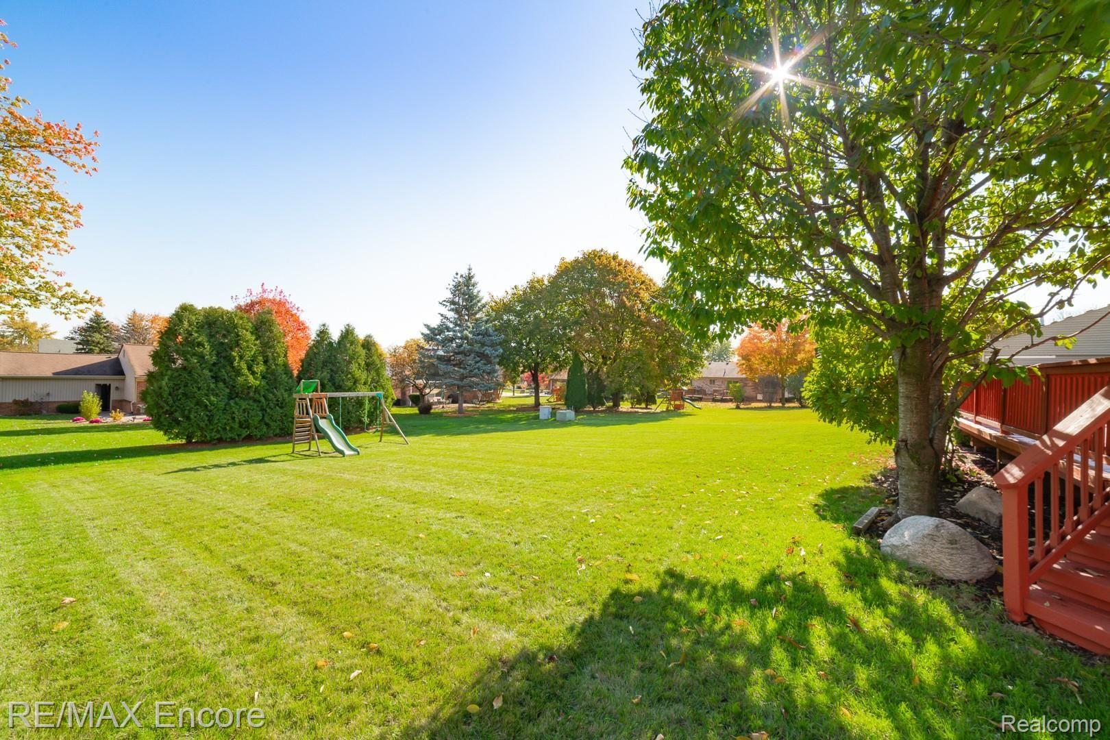 2025 Avonstoke Road Rochester, MI 48307 - Photo 38 of 47 2025 Avonstroke-39.jpg