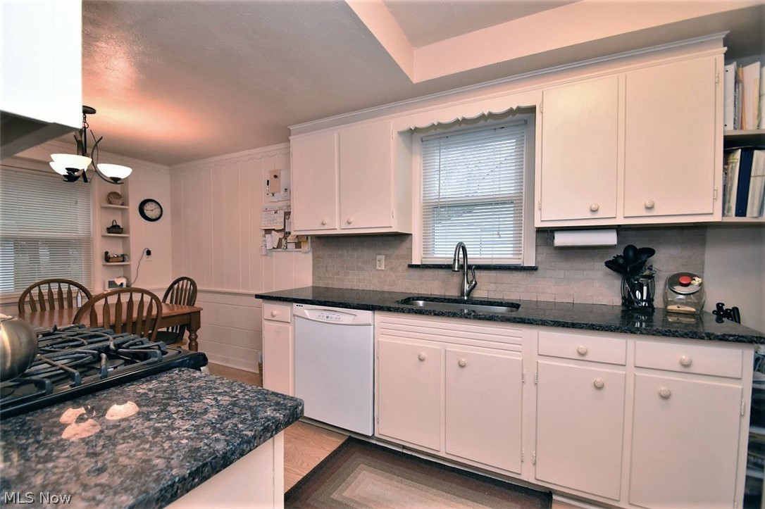 4142 Wyncote Road South Euclid, OH 44121 - Photo 12 of 32