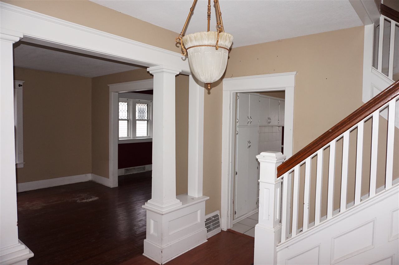 1139 Sinclair Street Fort Wayne, IN 46808 - Photo 2 of 12 Gallery Image 2