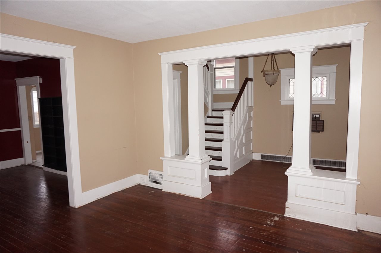 1139 Sinclair Street Fort Wayne, IN 46808 - Photo 3 of 12 Gallery Image 3