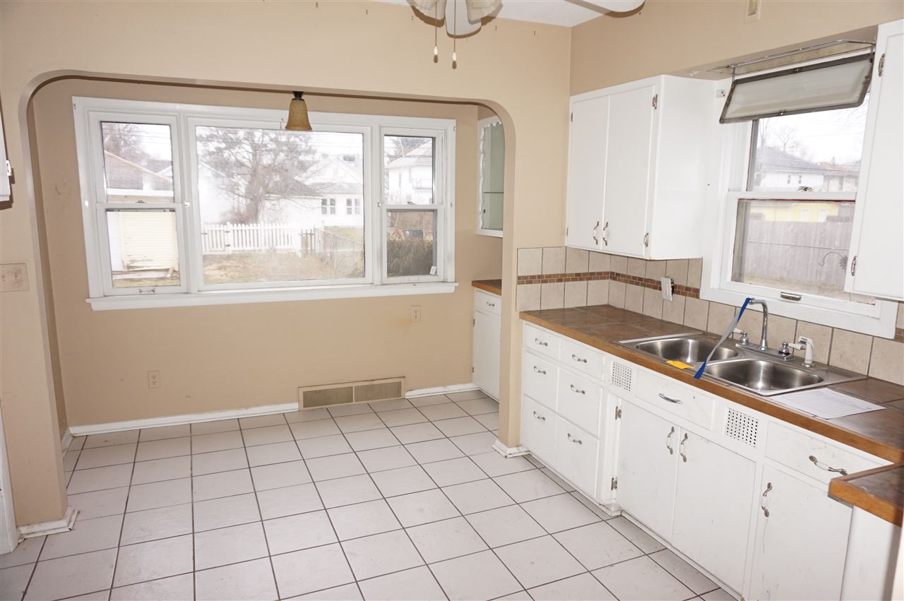 1139 Sinclair Street Fort Wayne, IN 46808 - Photo 6 of 12 Gallery Image 6