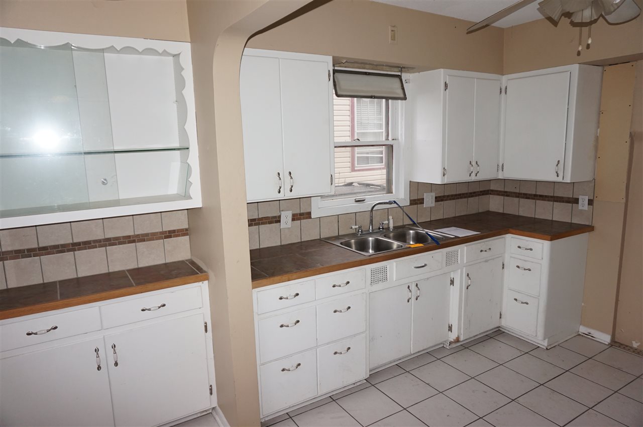 1139 Sinclair Street Fort Wayne, IN 46808 - Photo 7 of 12 Gallery Image 7
