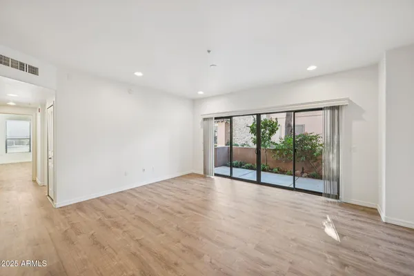 $400,000 | 20660 North 40th Street, Unit 1059, Phoenix, AZ 85050