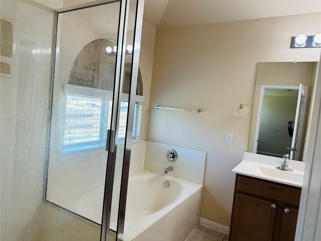 401 Tula Trail Leander, TX 78641 - Photo 11 of 17 Master Bathroom.