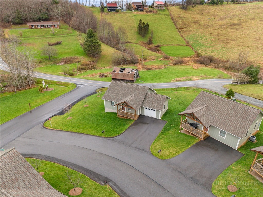 107 Pinebrook Court, Unit 2 Boone, NC 28607 - Photo 24 of 31