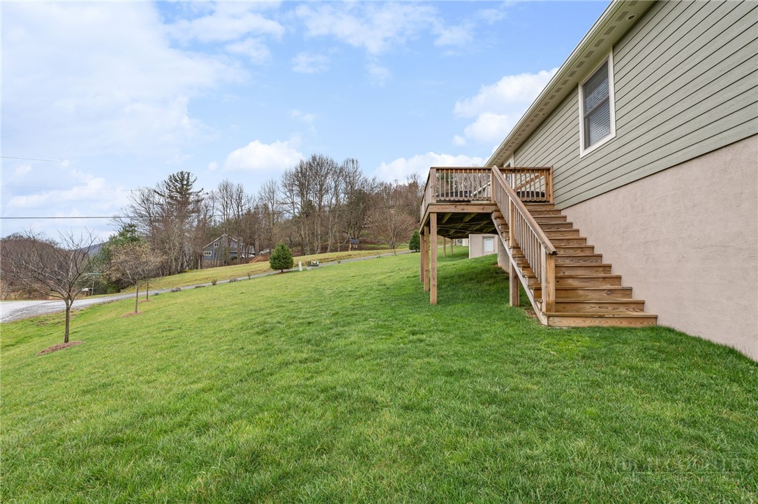 107 Pinebrook Court, Unit 2 Boone, NC 28607 - Photo 28 of 31