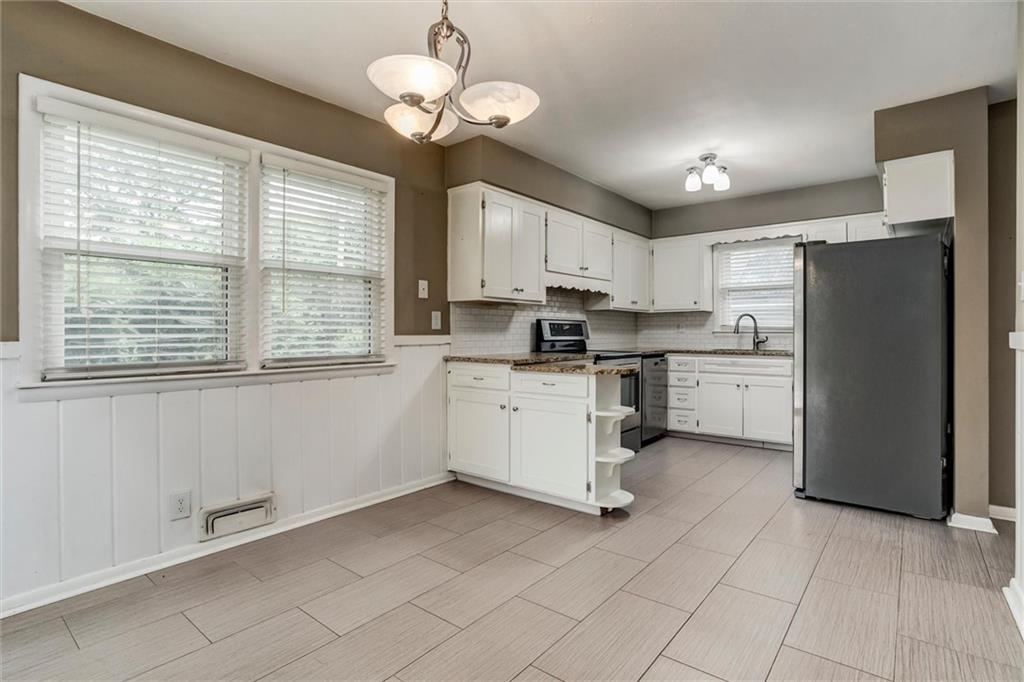 7832 Tomahawk Road Prairie Village, KS 66208 - Photo 11 of 34