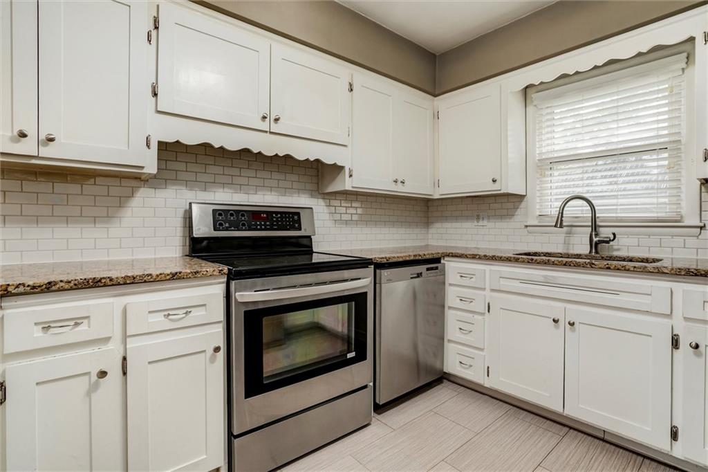 7832 Tomahawk Road Prairie Village, KS 66208 - Photo 13 of 34
