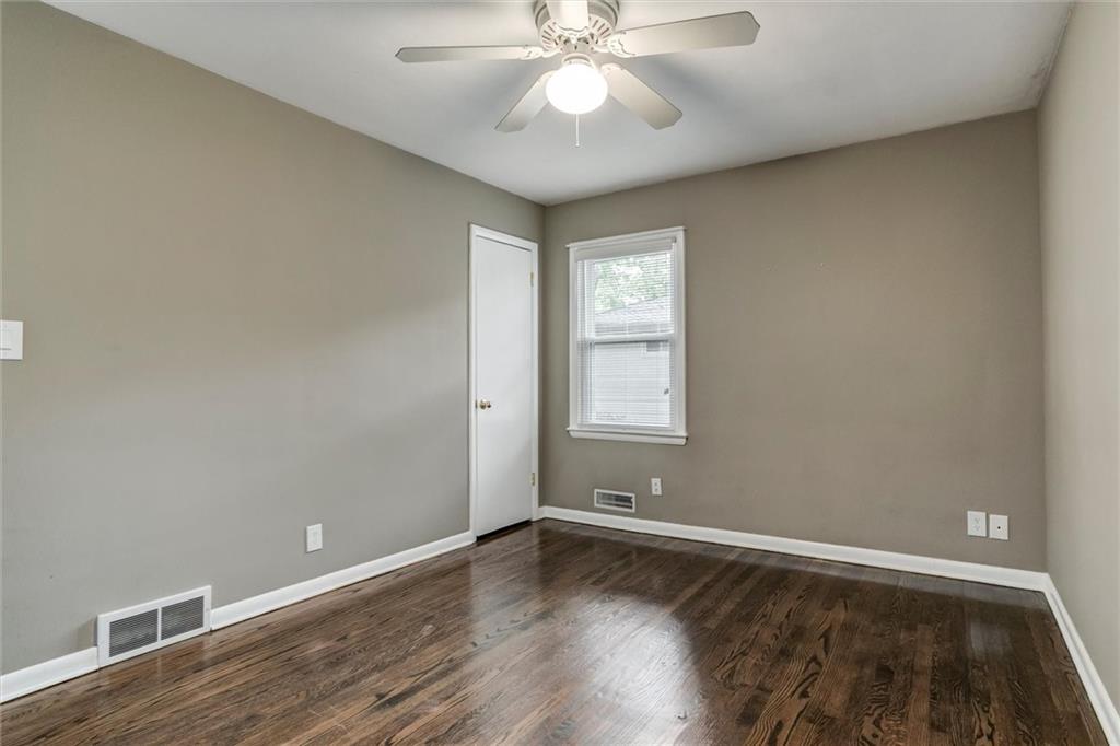 7832 Tomahawk Road Prairie Village, KS 66208 - Photo 19 of 34