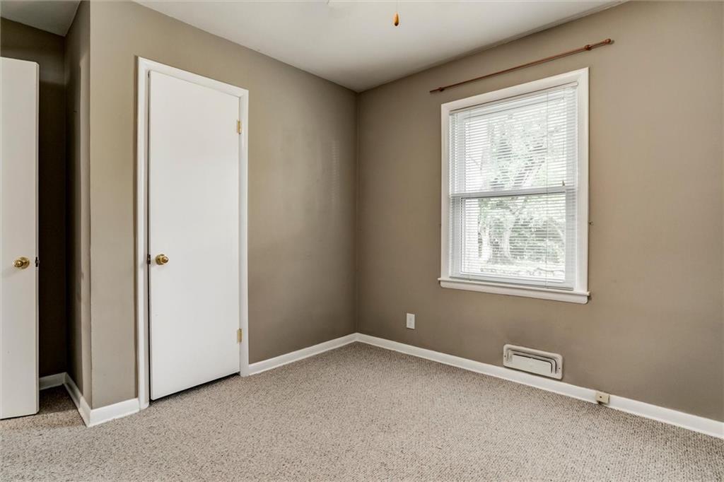 7832 Tomahawk Road Prairie Village, KS 66208 - Photo 24 of 34