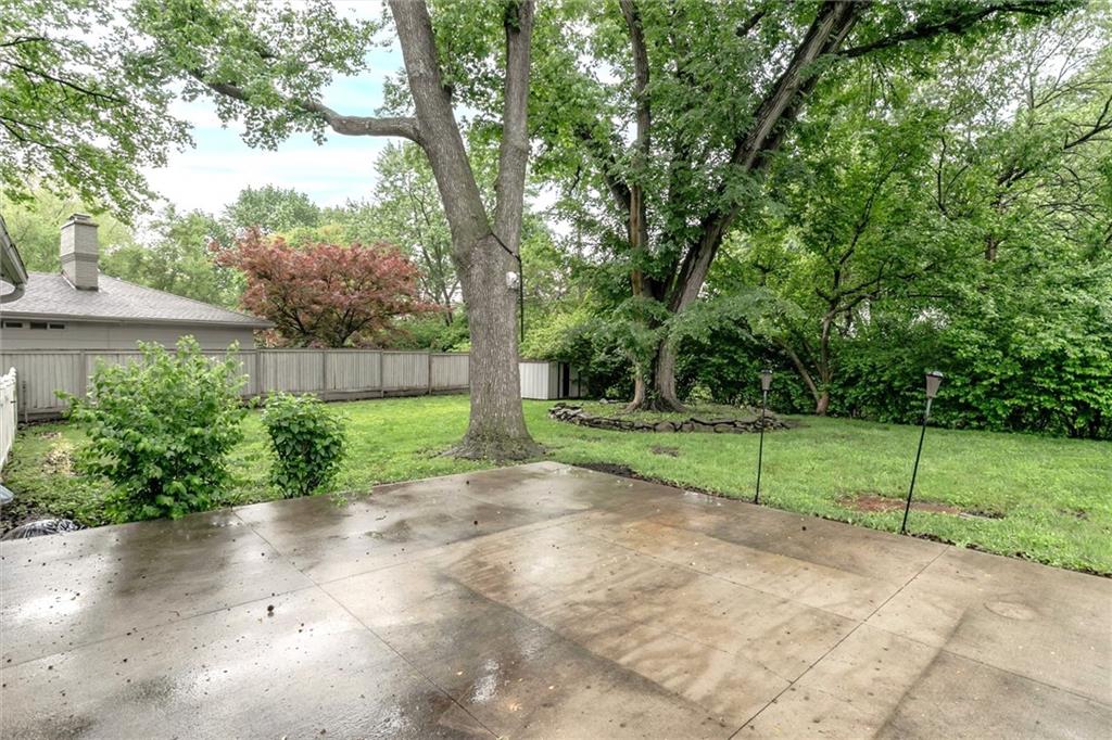 7832 Tomahawk Road Prairie Village, KS 66208 - Photo 30 of 34