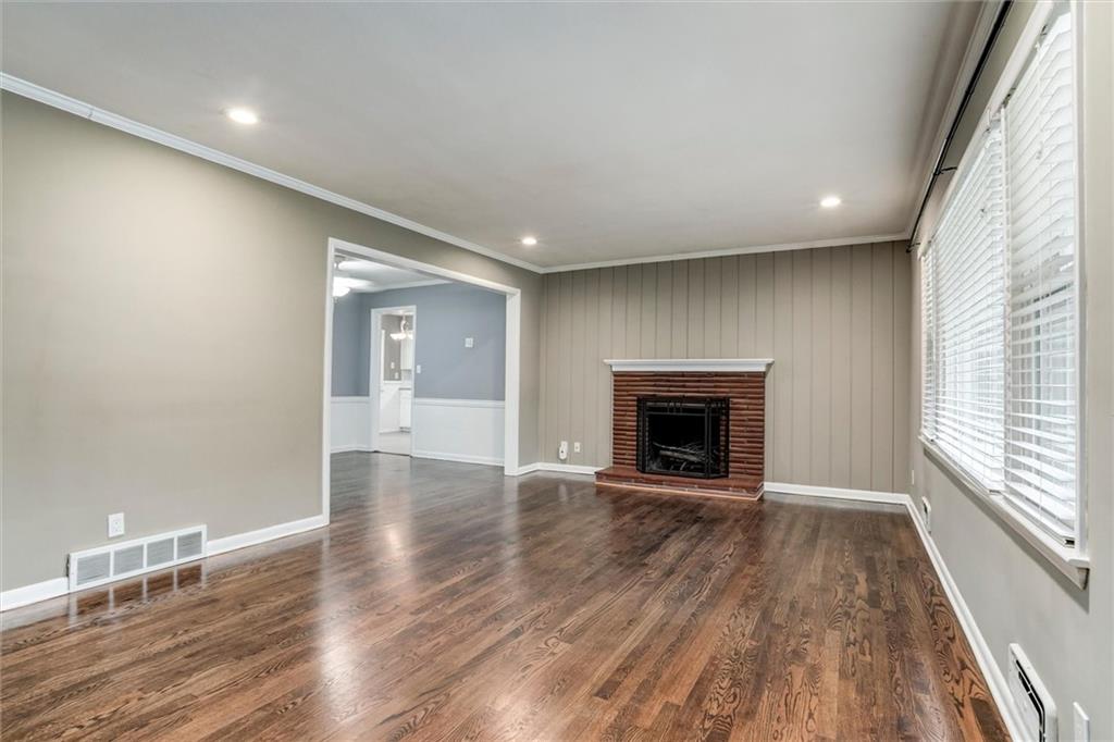 7832 Tomahawk Road Prairie Village, KS 66208 - Photo 3 of 34