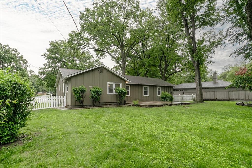 7832 Tomahawk Road Prairie Village, KS 66208 - Photo 31 of 34