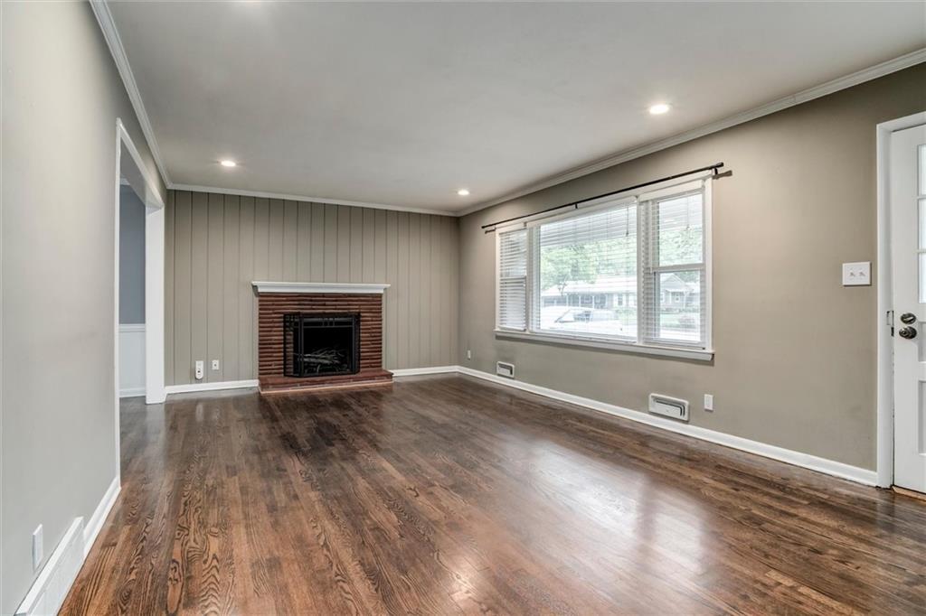 7832 Tomahawk Road Prairie Village, KS 66208 - Photo 5 of 34