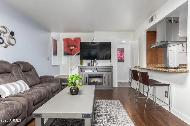 $1,950 | 7817 East Valley Vista Drive, Scottsdale, AZ 85250