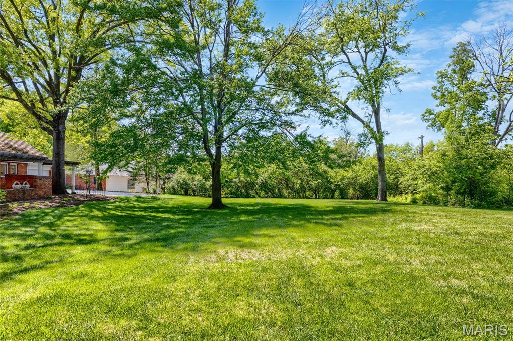 11101 Hermitage Hill Road Frontenac, MO 63131 - Photo 44 of 46