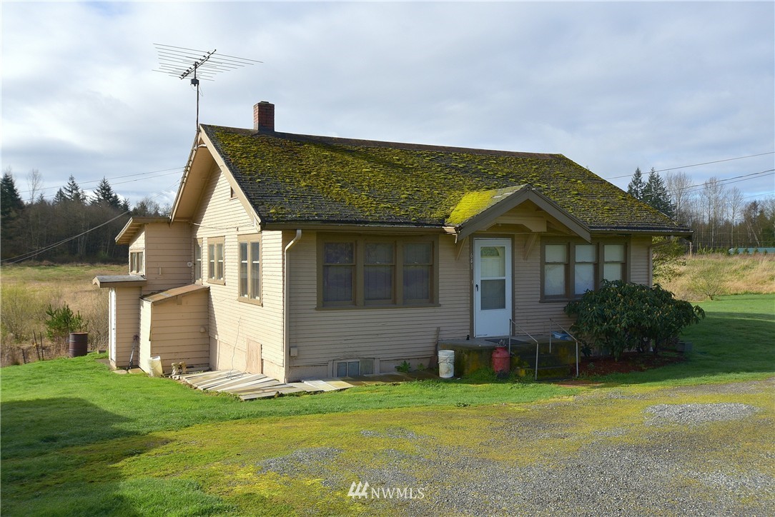 641 East Axton Road Bellingham, WA 98226 - Photo 2 of 25
