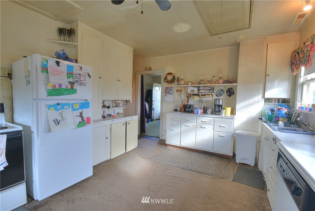 641 East Axton Road Bellingham, WA 98226 - Photo 12 of 25