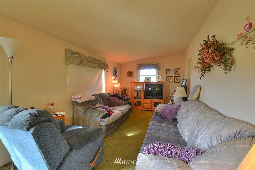 641 East Axton Road Bellingham, WA 98226 - Photo 9 of 25