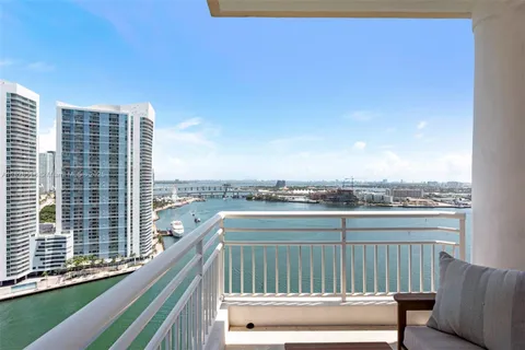 $730,000 | 888 Brickell Key Drive, Unit 2606, Miami, FL 33131
