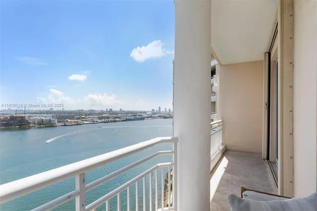 $699,000 | 888 Brickell Key Drive, Unit 2606, Miami, FL 33131