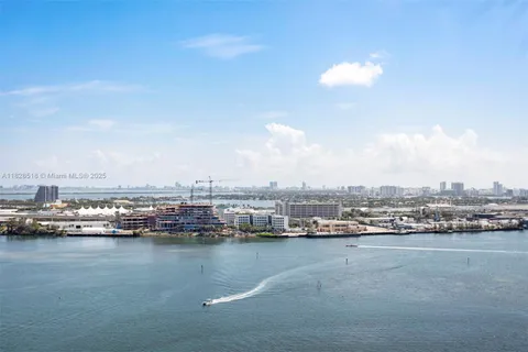 $730,000 | 888 Brickell Key Drive, Unit 2606, Miami, FL 33131