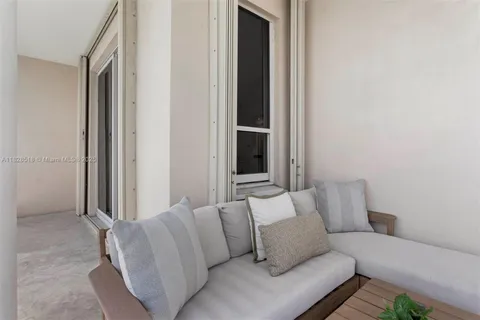 $730,000 | 888 Brickell Key Drive, Unit 2606, Miami, FL 33131