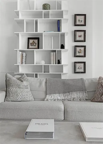 $699,000 | 888 Brickell Key Drive, Unit 2606, Miami, FL 33131