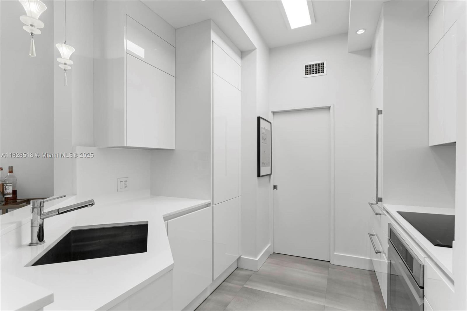 888 Brickell Key Drive, Unit 2606 Miami, FL 33131 - Photo 8 of 32