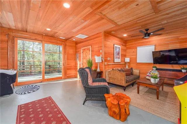 $1,095,000 | 1320 Douglas Fish Camp Road, White Oak, GA 31568